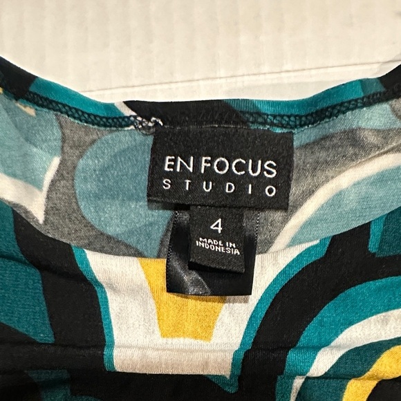 En Focus Studio Floral Pattern black blue Dress w ruched waist stretchy fabric - Picture 6 of 8